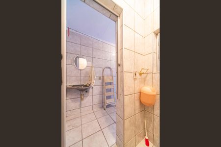 Casa à venda com 250m², 3 quartos e 4 vagas Casa à venda com 250m², 3 quartos e 4 vagasBanheiro de serviço