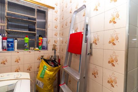 Casa à venda com 170m², 3 quartos e 2 vagas Casa à venda com 170m², 3 quartos e 2 vagasCasa 1 Área de Serviço