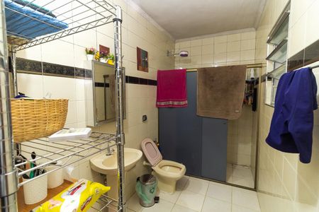 Casa à venda com 170m², 3 quartos e 2 vagas Casa à venda com 170m², 3 quartos e 2 vagasCasa 2 Banheiro