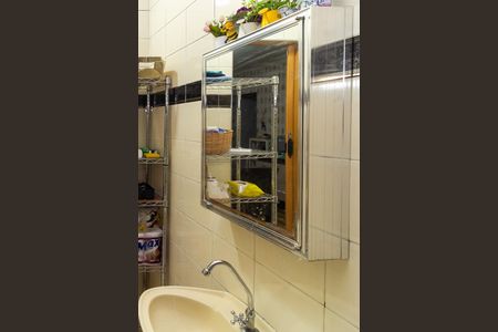 Casa à venda com 170m², 3 quartos e 2 vagas Casa à venda com 170m², 3 quartos e 2 vagasCasa 2 Banheiro