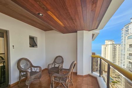 Apartamento para alugar com 120m², 3 quartos e 4 vagasVaranda