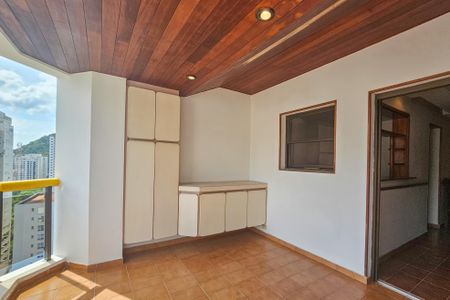 Apartamento para alugar com 120m², 3 quartos e 4 vagasVaranda