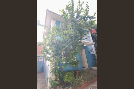 Casa de condomínio à venda com 115m², 3 quartos e 1 vaga Casa de condomínio à venda com 115m², 3 quartos e 1 vagaFachada