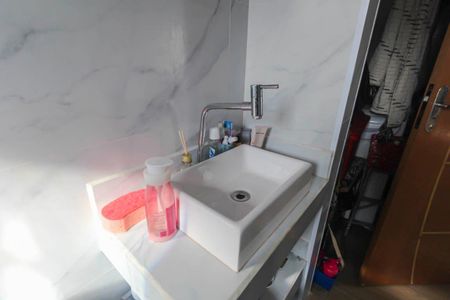 Apartamento à venda com 45m², 2 quartos e 1 vaga Apartamento à venda com 45m², 2 quartos e 1 vagaBanheiro