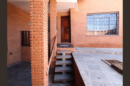 Casa para alugar com 500m², 2 quartos e 3 vagasEntrada