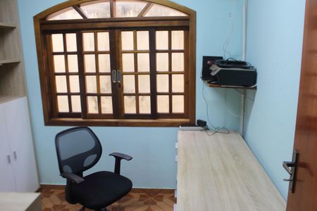 Casa à venda com 185m², 5 quartos e 3 vagasEscritório