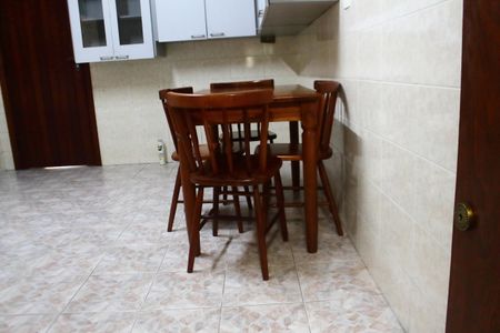Casa à venda com 185m², 5 quartos e 3 vagasCozinha