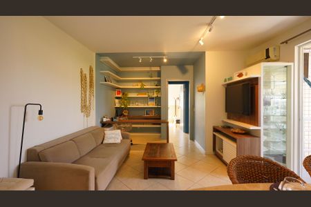 Apartamento para alugar com 72m², 2 quartos e 1 vagaSala