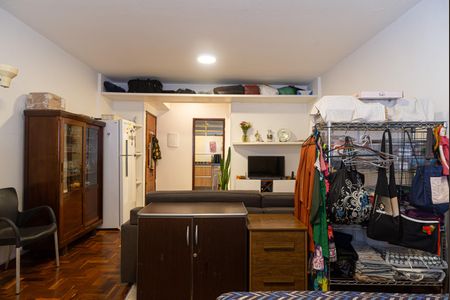 Apartamento à venda com 40m², 1 quarto e sem vagaSala/Quarto