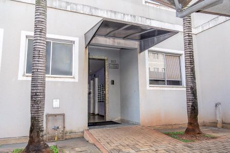 Apartamento para alugar com 51m², 2 quartos e 1 vagaÁrea comum-Entrada do Bloco