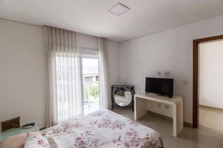 Casa de condomínio à venda com 368m², 4 quartos e 3 vagas Casa de condomínio à venda com 368m², 4 quartos e 3 vagasSuíte 4