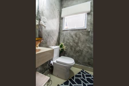 Casa de condomínio à venda com 368m², 4 quartos e 3 vagas Casa de condomínio à venda com 368m², 4 quartos e 3 vagasLavabo