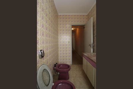 Casa para alugar com 297m², 4 quartos e 4 vagasBanheiro