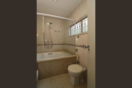 Casa para alugar com 297m², 4 quartos e 4 vagasBanheiro da Suíte 2