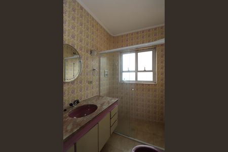 Casa para alugar com 297m², 4 quartos e 4 vagasBanheiro
