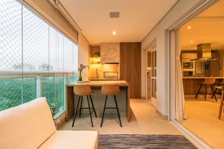 Apartamento à venda com 212m², 3 quartos e 3 vagasVaranda da Sala