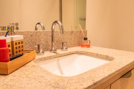 Apartamento à venda com 212m², 3 quartos e 3 vagasBanheiro da Suíte 1