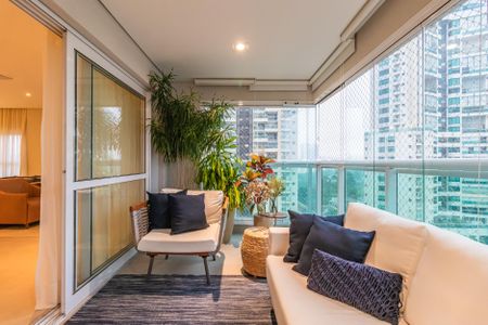 Apartamento à venda com 212m², 3 quartos e 3 vagasVaranda da Sala