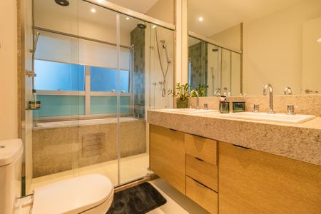 Apartamento à venda com 212m², 3 quartos e 3 vagasBanheiro da Suíte 3