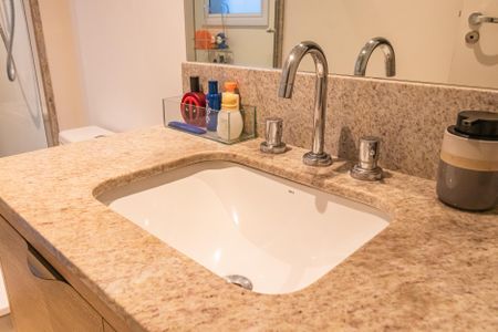 Apartamento à venda com 212m², 3 quartos e 3 vagasBanheiro da Suíte 2