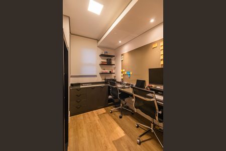 Apartamento à venda com 212m², 3 quartos e 3 vagasEscritório