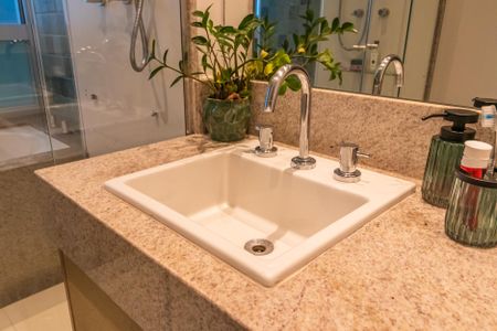 Apartamento à venda com 212m², 3 quartos e 3 vagasBanheiro da Suíte 3