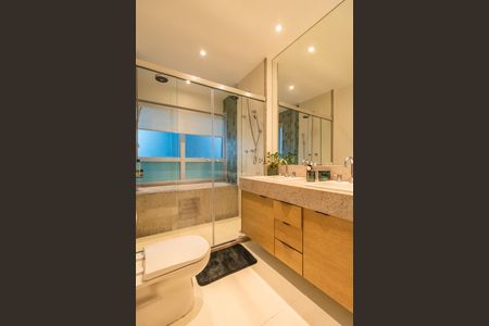 Apartamento à venda com 212m², 3 quartos e 3 vagasBanheiro da Suíte 3