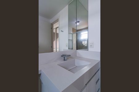 Apartamento à venda com 76m², 2 quartos e 2 vagasBanheiro da Suíte