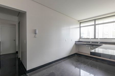 Apartamento à venda com 171m², 4 quartos e 4 vagasCozinha