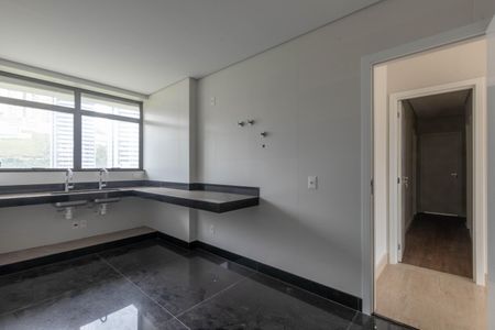 Apartamento à venda com 171m², 4 quartos e 4 vagasCozinha