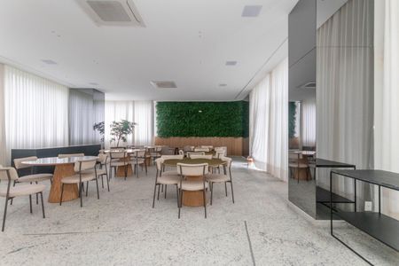 Apartamento à venda com 171m², 4 quartos e 4 vagasÁrea comum - Salão de festas