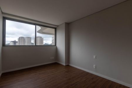 Apartamento à venda com 171m², 4 quartos e 4 vagasSuíte 2