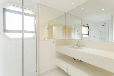 Apartamento à venda com 180m², 4 quartos e 3 vagasBanheiro da Suíte 3