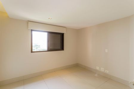 Apartamento à venda com 180m², 4 quartos e 3 vagasQuarto 1