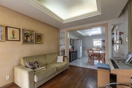 Casa à venda com 185m², 3 quartos e 2 vagasSala