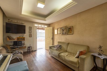 Casa à venda com 185m², 3 quartos e 2 vagasSala