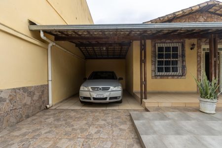 Casa à venda com 185m², 3 quartos e 2 vagasGaragem