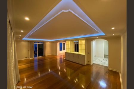 Apartamento para alugar com 340m², 4 quartos e 5 vagas Apartamento para alugar com 340m², 4 quartos e 5 vagasSala