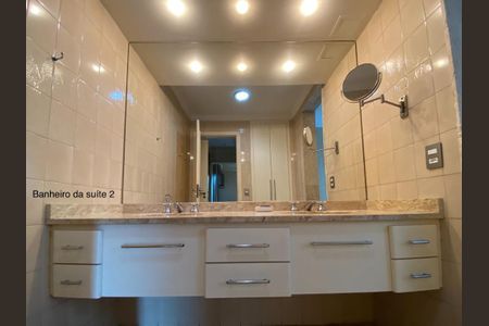 Apartamento para alugar com 340m², 4 quartos e 5 vagas Apartamento para alugar com 340m², 4 quartos e 5 vagasBanheiro