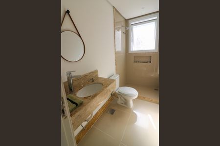 Casa de condomínio para alugar com 345m², 5 quartos e 4 vagasBanheiro da Suíte 3