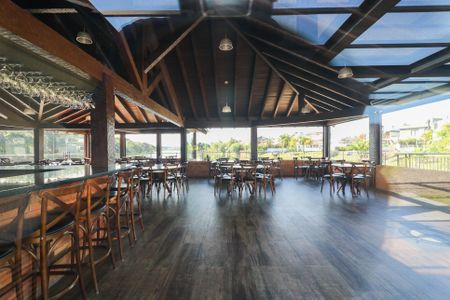 Casa de condomínio para alugar com 345m², 5 quartos e 4 vagasÁrea comum - Salão de festas