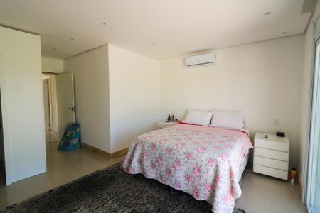 Casa de condomínio para alugar com 345m², 5 quartos e 4 vagasSuíte 1