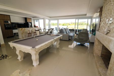 Casa de condomínio para alugar com 345m², 5 quartos e 4 vagasSala