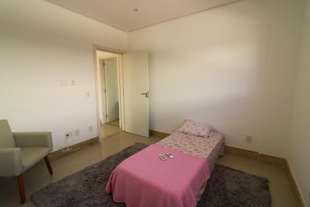 Casa de condomínio para alugar com 345m², 5 quartos e 4 vagasSuíte 2