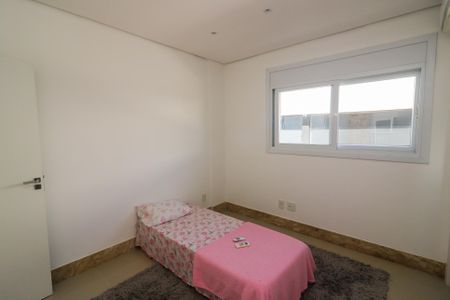 Casa de condomínio para alugar com 345m², 5 quartos e 4 vagasSuíte 2