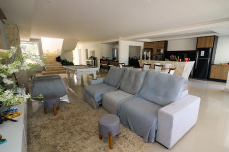 Casa de condomínio para alugar com 345m², 5 quartos e 4 vagasSala