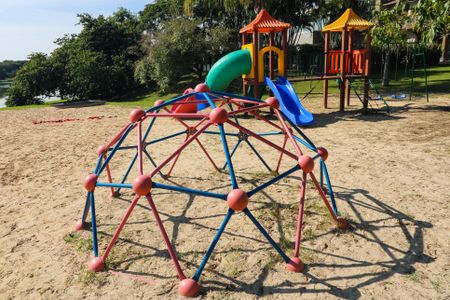 Casa de condomínio para alugar com 345m², 5 quartos e 4 vagasÁrea comum - Playground