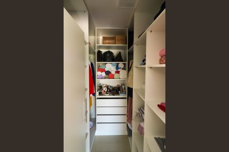 Casa de condomínio para alugar com 345m², 5 quartos e 4 vagasCloset da suíte 1