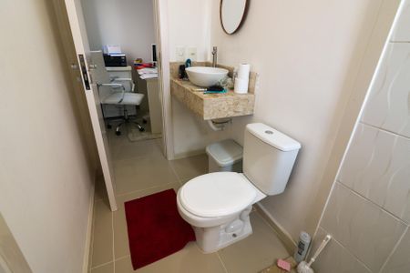 Casa de condomínio para alugar com 345m², 5 quartos e 4 vagasBanheiro da Suíte 5