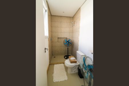 Casa de condomínio para alugar com 345m², 5 quartos e 4 vagasBanheiro da Suíte 2